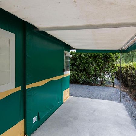 Camping Le Jardin - Chalets, Bungalows Et Emplacements Nus Pour Des Vacances Nature Le Long De La Riviere Le Gijou Lacaze Dış mekan fotoğraf